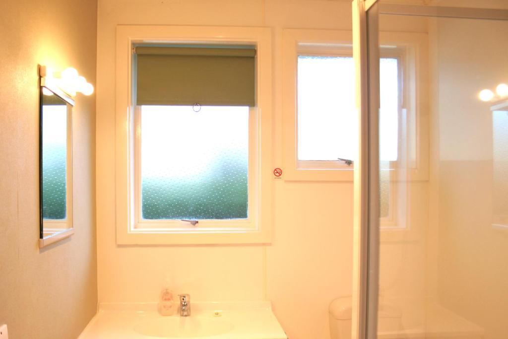 12 White Star Motel Timaru Bagian luar foto